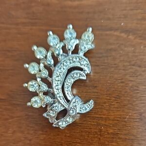 VINTAGE RHINESTONE BROOCH